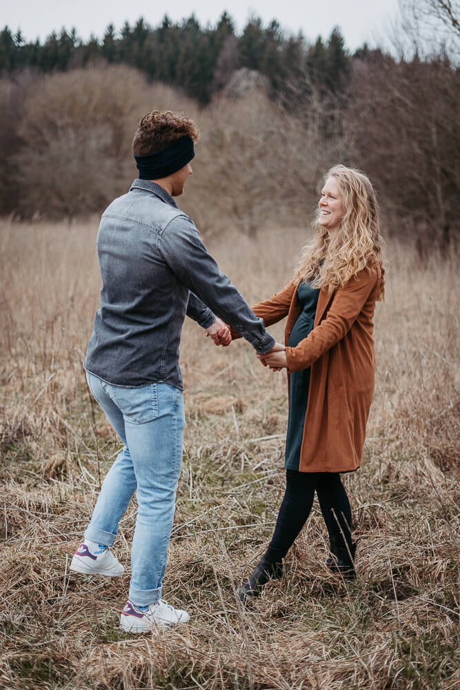 Babybauchshooting-Babybauchfotografie-Julia-Fotografin-Weißenburg